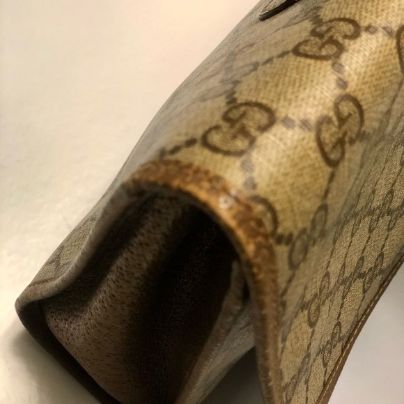 ON SALE!! Vintage Gucci Clutch - Picture 10 of 13